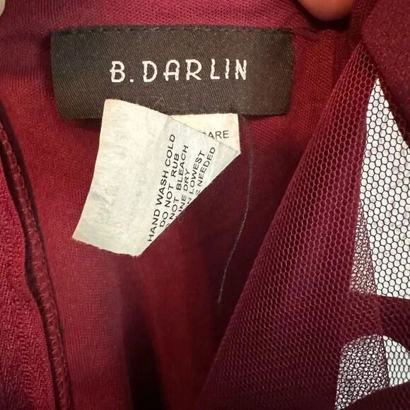 B. Darlin Women’s Burgundy strapless Short Cocktail Size 1/2 - Picture 4 of 5
